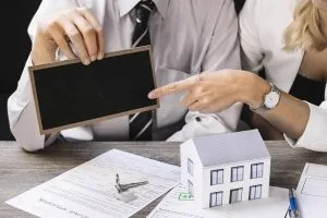 نقش وکیل مالیات بر اجاره در اعتراض به مالیات‌های سنگین
